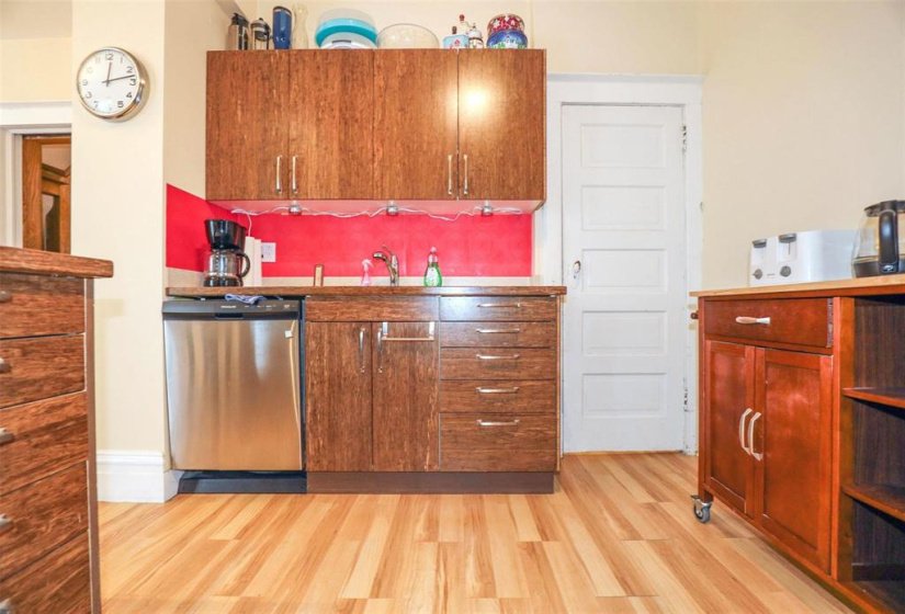 542 Camden, 3 Bedroom Bedrooms, 10 Room Rooms,2 BathroomBathrooms,Residential,For Sale,Camden,0