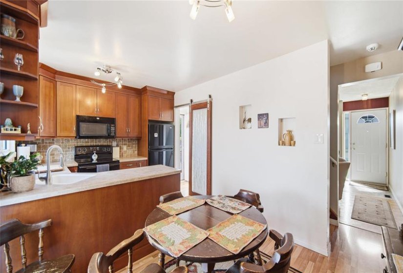 16 Berkshire, 3 Bedroom Bedrooms, 8 Room Rooms,1 BathroomBathrooms,Residential,For Sale,Berkshire,0
