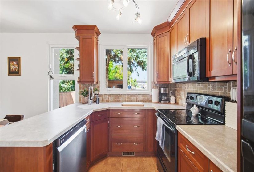 16 Berkshire, 3 Bedroom Bedrooms, 8 Room Rooms,1 BathroomBathrooms,Residential,For Sale,Berkshire,0