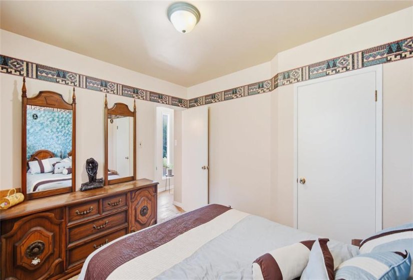 16 Berkshire, 3 Bedroom Bedrooms, 8 Room Rooms,1 BathroomBathrooms,Residential,For Sale,Berkshire,0