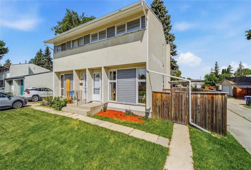 16 Berkshire, 3 Bedroom Bedrooms, 8 Room Rooms,1 BathroomBathrooms,Residential,For Sale,Berkshire,0
