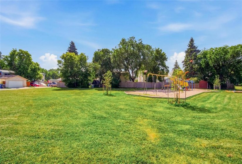 16 Berkshire, 3 Bedroom Bedrooms, 8 Room Rooms,1 BathroomBathrooms,Residential,For Sale,Berkshire,0