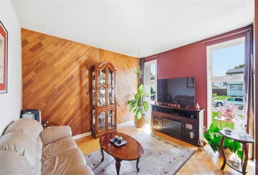 16 Berkshire, 3 Bedroom Bedrooms, 8 Room Rooms,1 BathroomBathrooms,Residential,For Sale,Berkshire,0