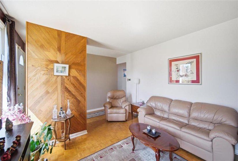 16 Berkshire, 3 Bedroom Bedrooms, 8 Room Rooms,1 BathroomBathrooms,Residential,For Sale,Berkshire,0