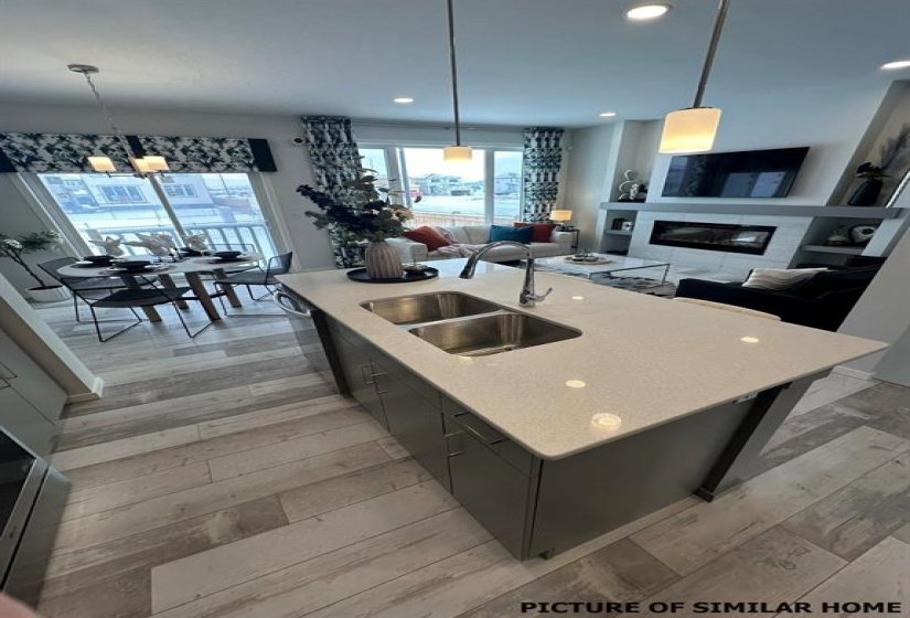 297 Moonlight, 3 Bedroom Bedrooms, 10 Room Rooms,2 BathroomBathrooms,Residential,For Sale,Moonlight,0