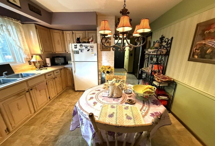 35 Morton, 3 Bedroom Bedrooms, 10 Room Rooms,1 BathroomBathrooms,Residential,For Sale,Morton,0