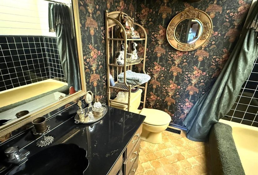 35 Morton, 3 Bedroom Bedrooms, 10 Room Rooms,1 BathroomBathrooms,Residential,For Sale,Morton,0