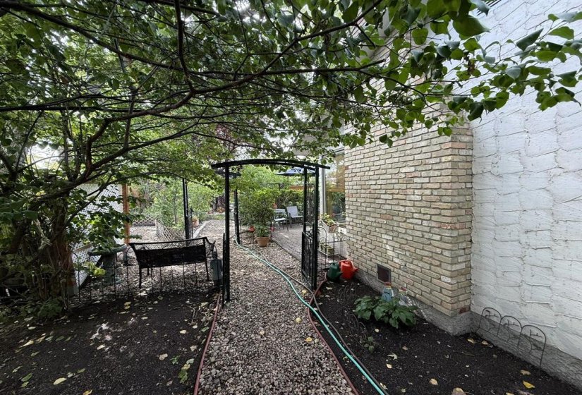 35 Morton, 3 Bedroom Bedrooms, 10 Room Rooms,1 BathroomBathrooms,Residential,For Sale,Morton,0
