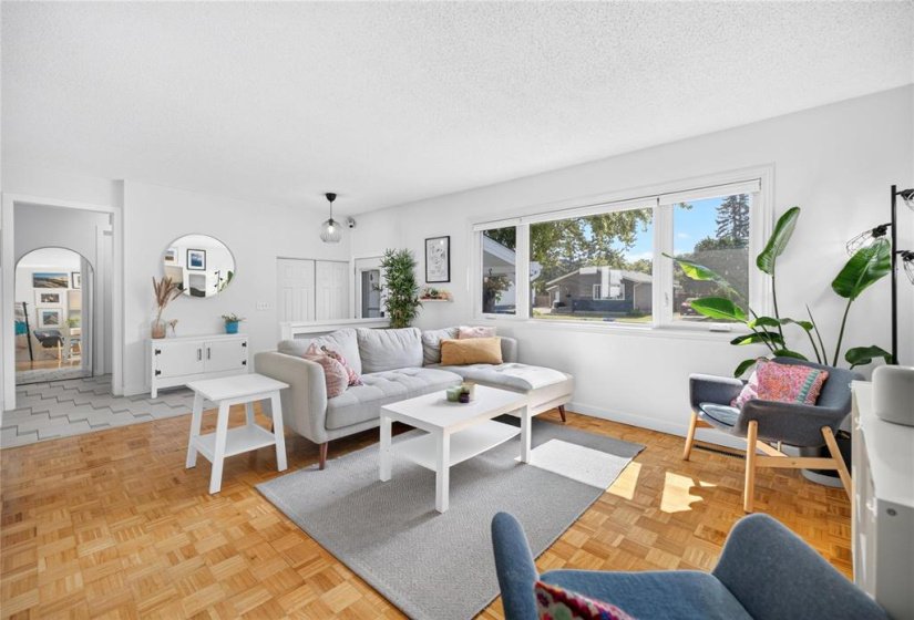 82 Acadia, 4 Bedroom Bedrooms, 11 Room Rooms,2 BathroomBathrooms,Residential,For Sale,Acadia,0