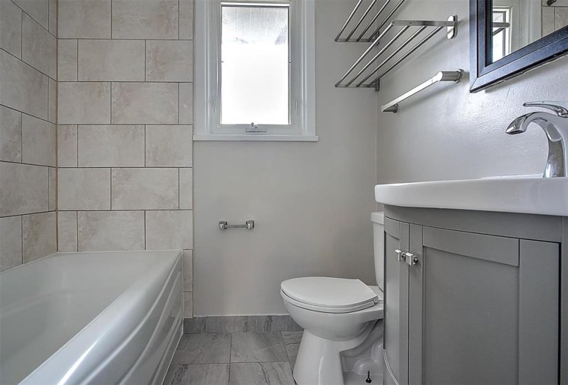 568 Johnson, 5 Bedroom Bedrooms, 15 Room Rooms,2 BathroomBathrooms,Residential,For Sale,Johnson,0
