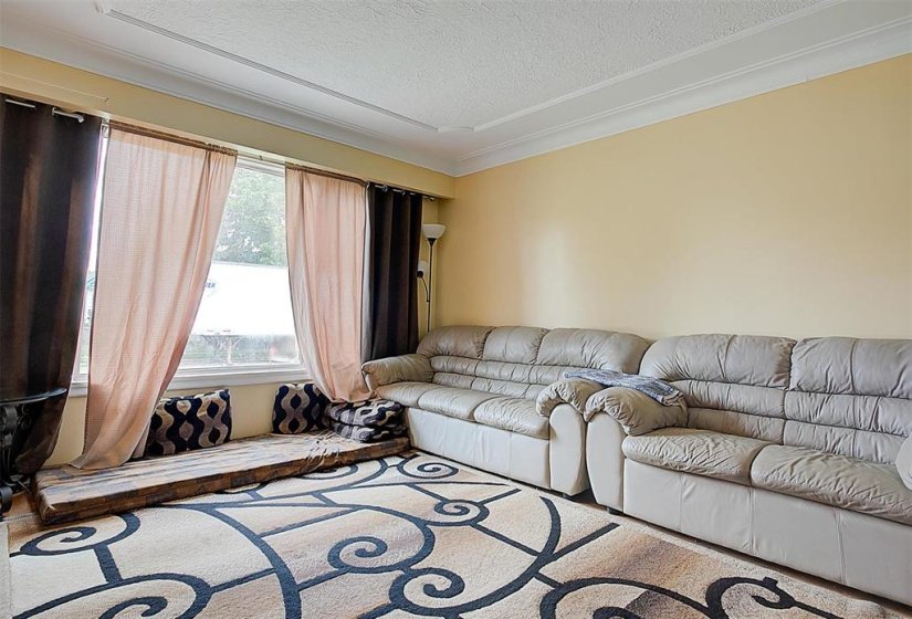 568 Johnson, 5 Bedroom Bedrooms, 15 Room Rooms,2 BathroomBathrooms,Residential,For Sale,Johnson,0