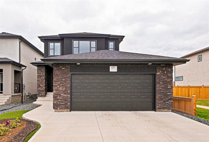 195 Tanager, 3 Bedroom Bedrooms, 11 Room Rooms,2 BathroomBathrooms,Residential,For Sale,Tanager,0