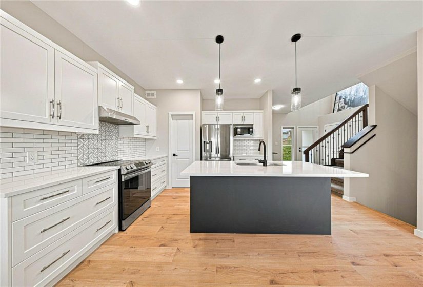 195 Tanager, 3 Bedroom Bedrooms, 11 Room Rooms,2 BathroomBathrooms,Residential,For Sale,Tanager,0