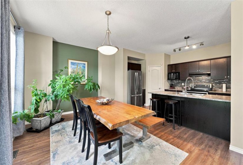 99 Linden Lake, 3 Bedroom Bedrooms, 10 Room Rooms,2 BathroomBathrooms,Residential,For Sale,Linden Lake,0