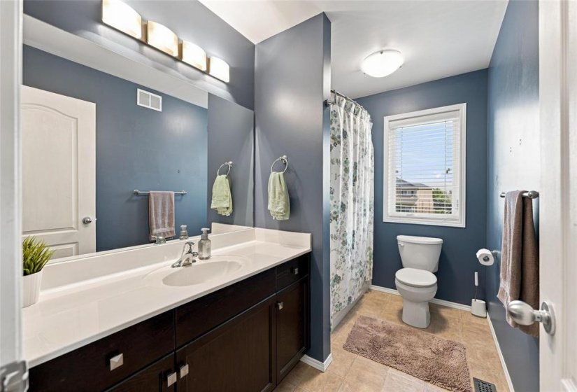 99 Linden Lake, 3 Bedroom Bedrooms, 10 Room Rooms,2 BathroomBathrooms,Residential,For Sale,Linden Lake,0