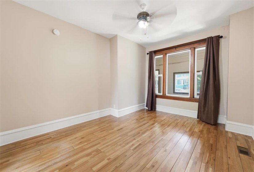 120 Lenore, 4 Bedroom Bedrooms, 13 Room Rooms,2 BathroomBathrooms,Residential,For Sale,Lenore,0