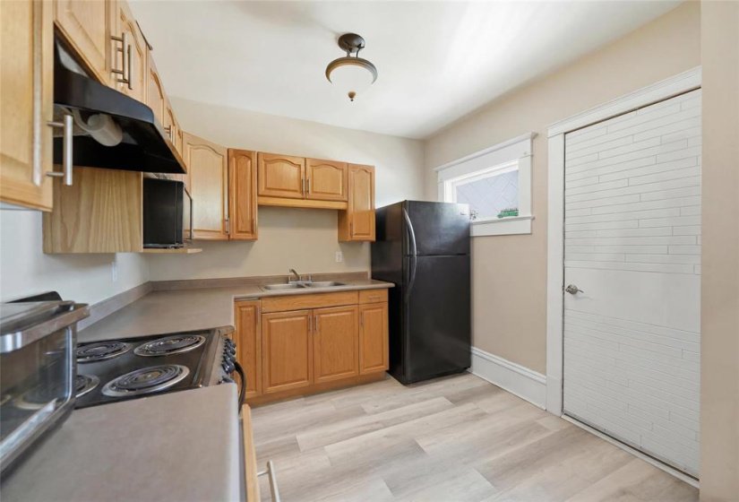 120 Lenore, 4 Bedroom Bedrooms, 13 Room Rooms,2 BathroomBathrooms,Residential,For Sale,Lenore,0