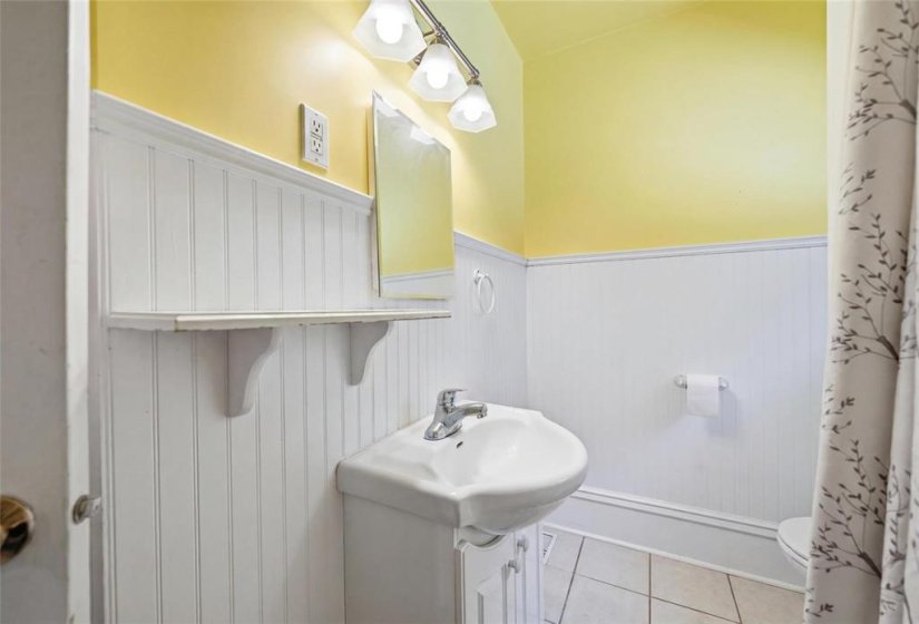 120 Lenore, 4 Bedroom Bedrooms, 13 Room Rooms,2 BathroomBathrooms,Residential,For Sale,Lenore,0