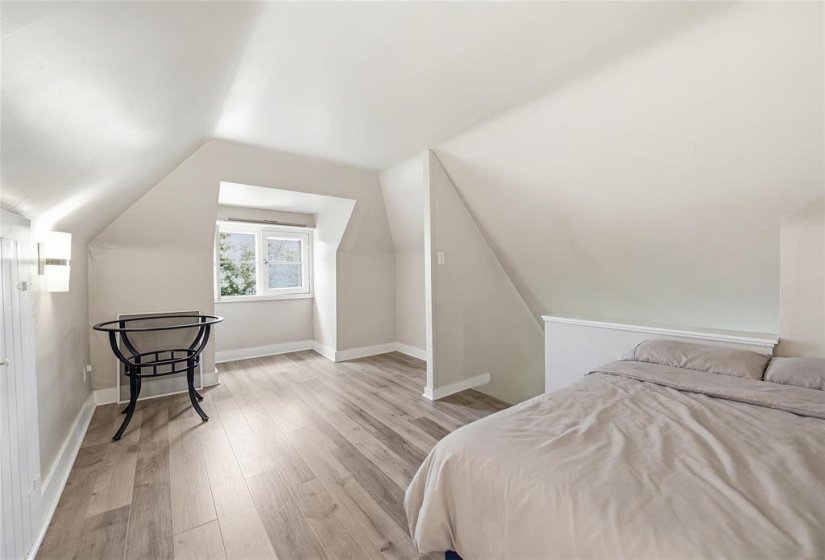 120 Lenore, 4 Bedroom Bedrooms, 13 Room Rooms,2 BathroomBathrooms,Residential,For Sale,Lenore,0