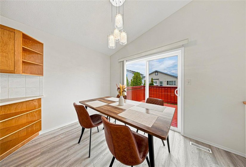 27 Evelyne Reese, 5 Bedroom Bedrooms, 13 Room Rooms,2 BathroomBathrooms,Residential,For Sale,Evelyne Reese,0