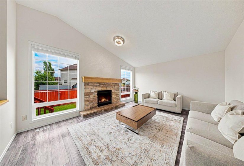 27 Evelyne Reese, 5 Bedroom Bedrooms, 13 Room Rooms,2 BathroomBathrooms,Residential,For Sale,Evelyne Reese,0