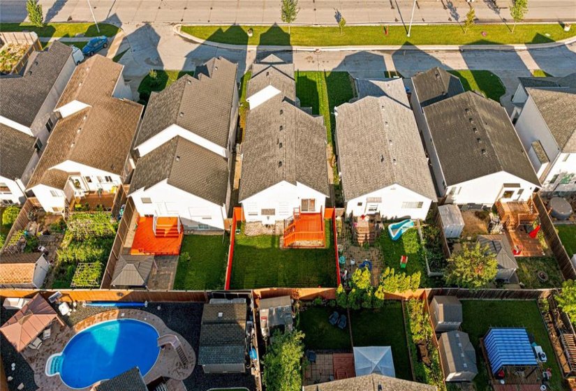 27 Evelyne Reese, 5 Bedroom Bedrooms, 13 Room Rooms,2 BathroomBathrooms,Residential,For Sale,Evelyne Reese,0