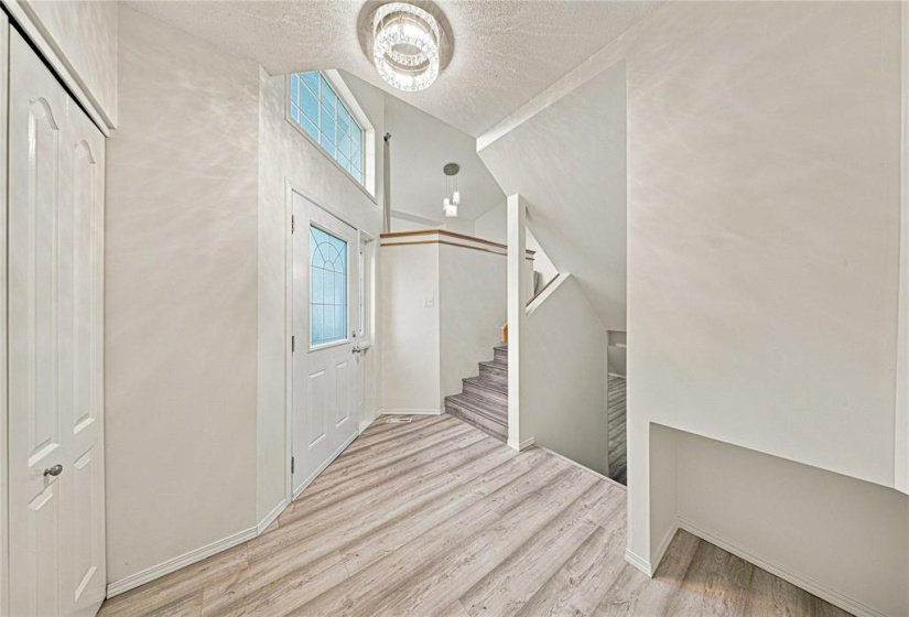 27 Evelyne Reese, 5 Bedroom Bedrooms, 13 Room Rooms,2 BathroomBathrooms,Residential,For Sale,Evelyne Reese,0