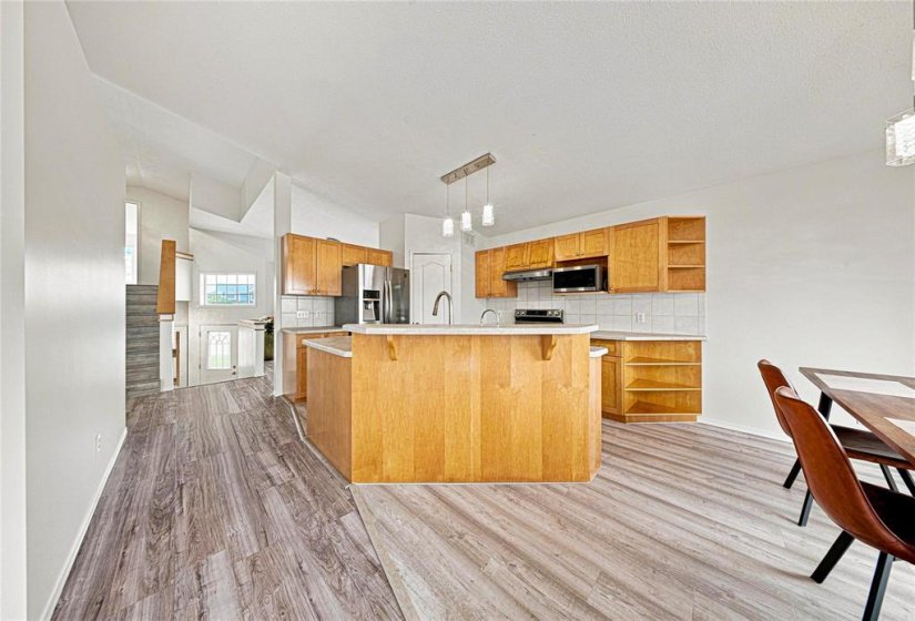 27 Evelyne Reese, 5 Bedroom Bedrooms, 13 Room Rooms,2 BathroomBathrooms,Residential,For Sale,Evelyne Reese,0