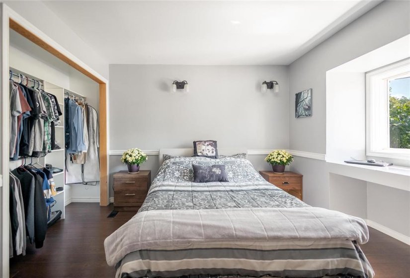 70 Sadler, 3 Bedroom Bedrooms, 10 Room Rooms,1 BathroomBathrooms,Residential,For Sale,Sadler,0