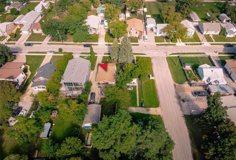 70 Sadler, 3 Bedroom Bedrooms, 10 Room Rooms,1 BathroomBathrooms,Residential,For Sale,Sadler,0