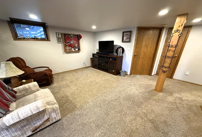 272 1ST, 4 Bedroom Bedrooms, 15 Room Rooms,3 BathroomBathrooms,Residential,For Sale,1ST,0