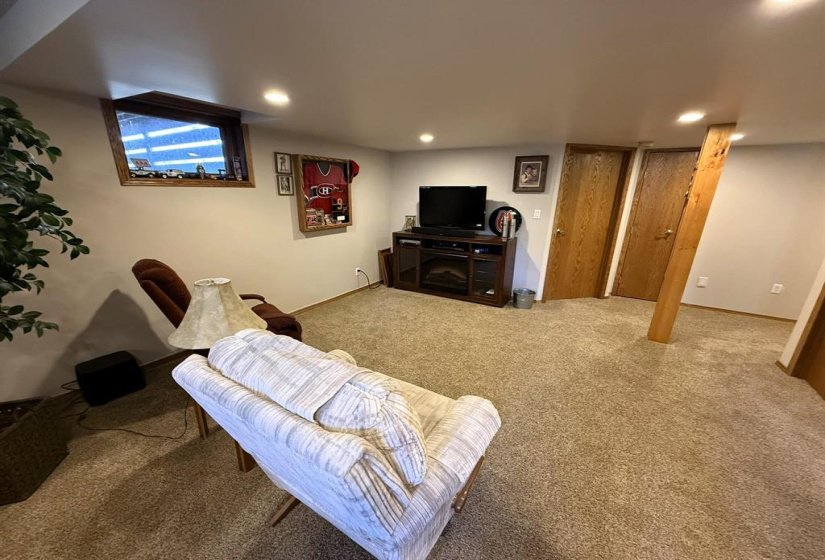 272 1ST, 4 Bedroom Bedrooms, 15 Room Rooms,3 BathroomBathrooms,Residential,For Sale,1ST,0
