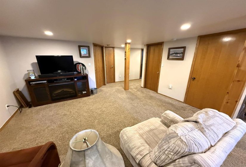 272 1ST, 4 Bedroom Bedrooms, 15 Room Rooms,3 BathroomBathrooms,Residential,For Sale,1ST,0