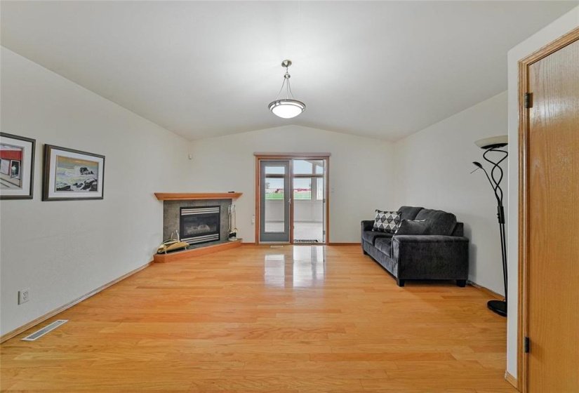 174 Laurel Ridge, 4 Bedroom Bedrooms, 14 Room Rooms,3 BathroomBathrooms,Residential,For Sale,Laurel Ridge,0
