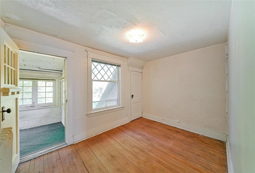 982 McMillan, 4 Bedroom Bedrooms, 11 Room Rooms,1 BathroomBathrooms,Residential,For Sale,McMillan,0