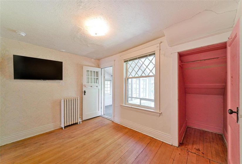 982 McMillan, 4 Bedroom Bedrooms, 11 Room Rooms,1 BathroomBathrooms,Residential,For Sale,McMillan,0