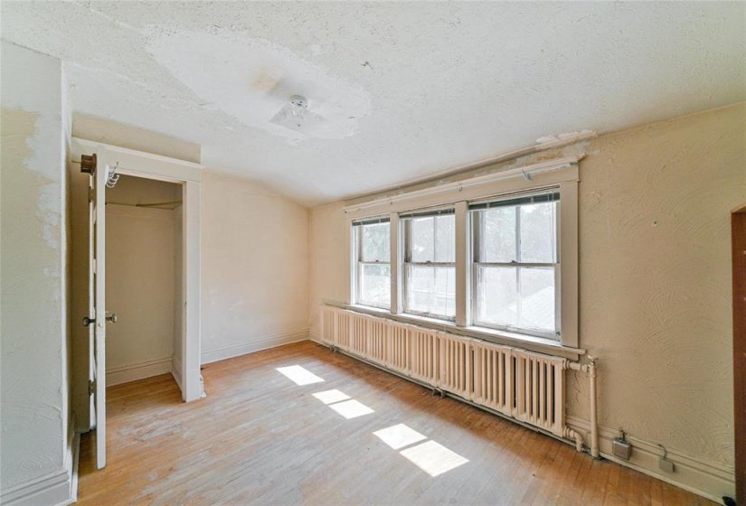 982 McMillan, 4 Bedroom Bedrooms, 11 Room Rooms,1 BathroomBathrooms,Residential,For Sale,McMillan,0