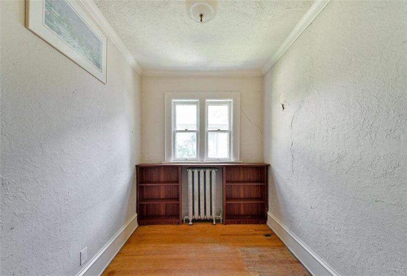982 McMillan, 4 Bedroom Bedrooms, 11 Room Rooms,1 BathroomBathrooms,Residential,For Sale,McMillan,0