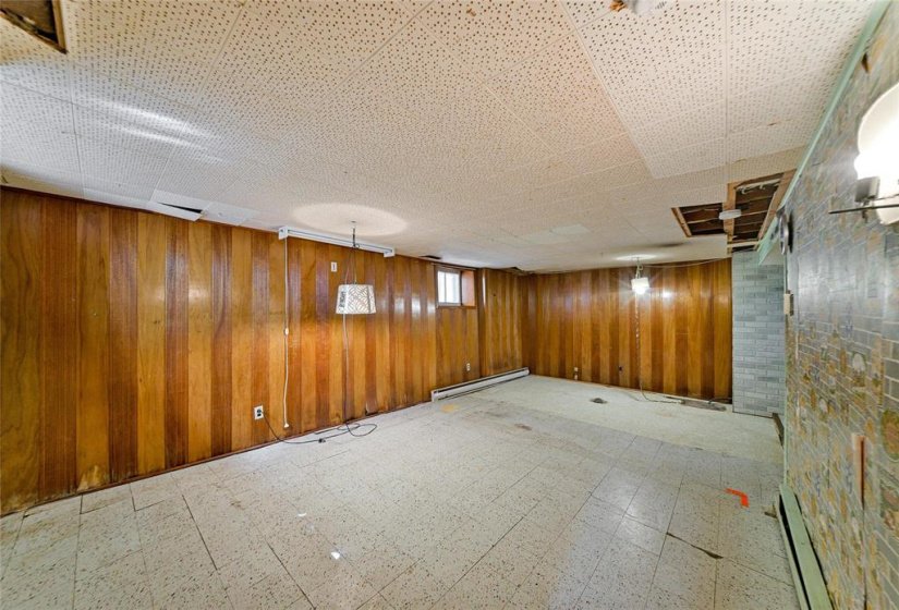 982 McMillan, 4 Bedroom Bedrooms, 11 Room Rooms,1 BathroomBathrooms,Residential,For Sale,McMillan,0