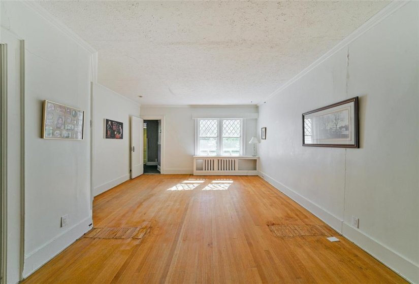 982 McMillan, 4 Bedroom Bedrooms, 11 Room Rooms,1 BathroomBathrooms,Residential,For Sale,McMillan,0