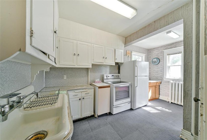 982 McMillan, 4 Bedroom Bedrooms, 11 Room Rooms,1 BathroomBathrooms,Residential,For Sale,McMillan,0