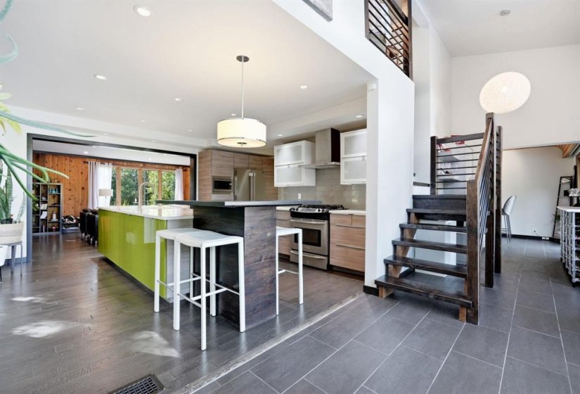 731 RED RIVER, 4 Bedroom Bedrooms, 11 Room Rooms,2 BathroomBathrooms,Residential,For Sale,RED RIVER,0