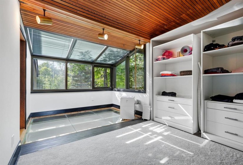 731 RED RIVER, 4 Bedroom Bedrooms, 11 Room Rooms,2 BathroomBathrooms,Residential,For Sale,RED RIVER,0