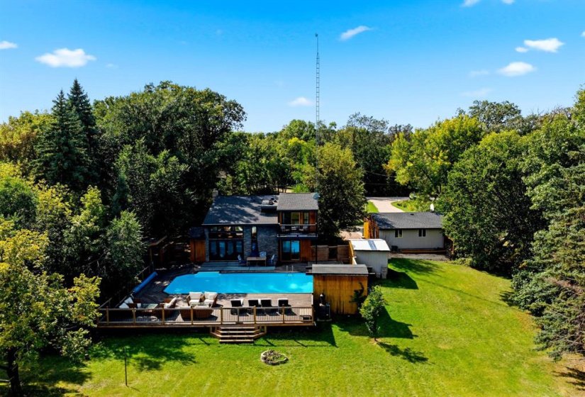 731 RED RIVER, 4 Bedroom Bedrooms, 11 Room Rooms,2 BathroomBathrooms,Residential,For Sale,RED RIVER,0