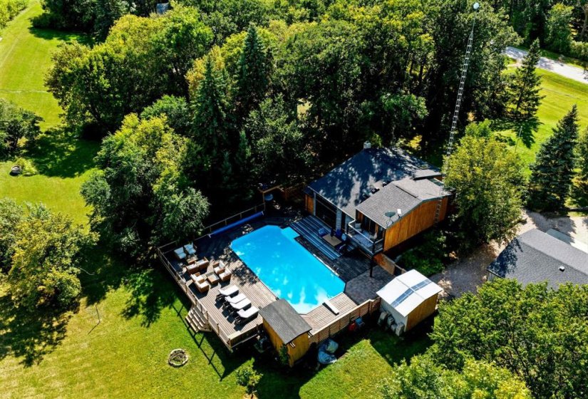 731 RED RIVER, 4 Bedroom Bedrooms, 11 Room Rooms,2 BathroomBathrooms,Residential,For Sale,RED RIVER,0