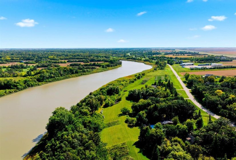 731 RED RIVER, 4 Bedroom Bedrooms, 11 Room Rooms,2 BathroomBathrooms,Residential,For Sale,RED RIVER,0
