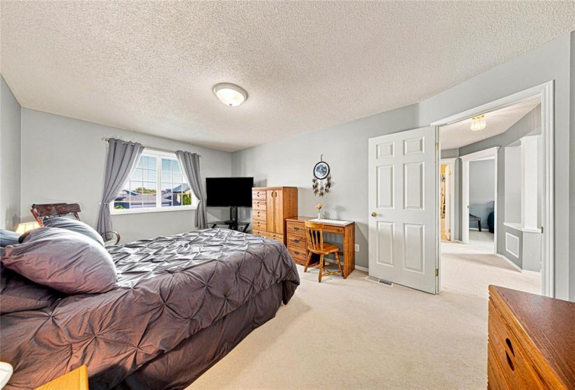 18 Lessard, 4 Bedroom Bedrooms, 16 Room Rooms,2 BathroomBathrooms,Residential,For Sale,Lessard,0