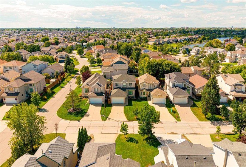 18 Lessard, 4 Bedroom Bedrooms, 16 Room Rooms,2 BathroomBathrooms,Residential,For Sale,Lessard,0