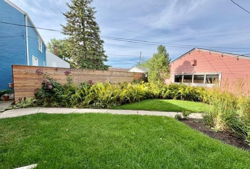 890 Dominion, 3 Bedroom Bedrooms, 8 Room Rooms,2 BathroomBathrooms,Residential,For Sale,Dominion,0
