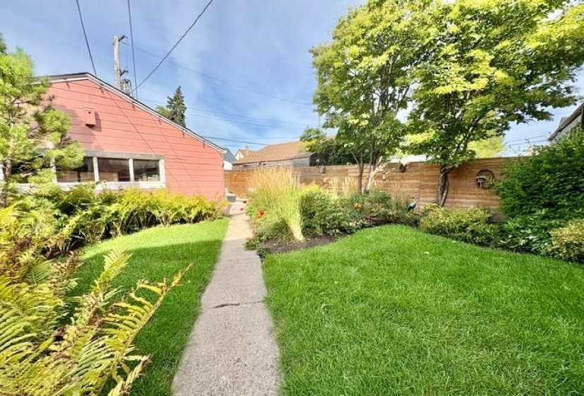 890 Dominion, 3 Bedroom Bedrooms, 8 Room Rooms,2 BathroomBathrooms,Residential,For Sale,Dominion,0
